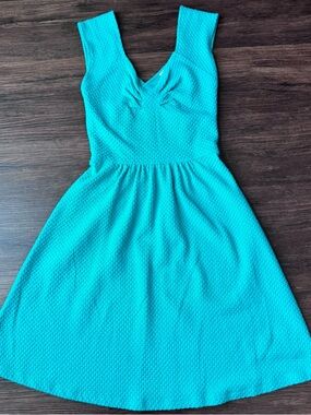 Anthropologie Matilde Dress by Postmark Green Cross Back Size 6 Textured